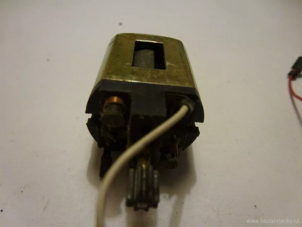 H0 - Motor do lokomotivy