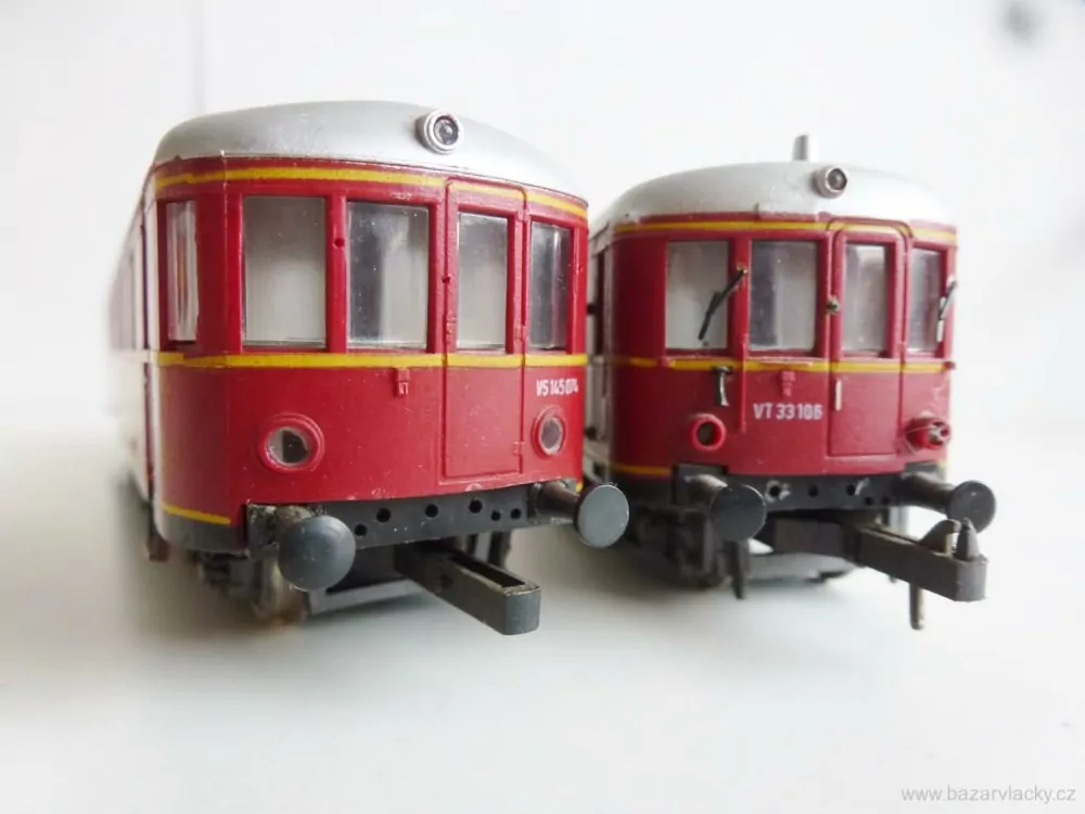 H0 PIKO Dieselová motorová souprava - Motorový vůz VT 33 106 1/2. tř. + vůz VS 145 074 1/2.tř. DB OSVĚTLENÁ TOP STAV
