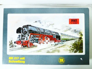 H0 PIKO Rychlíkový set s parní lokomotivou BR 01 1519-8 a 3-mi osobními vozy DR SBĚRATELSKÁ KVALITA NEPOUŽÍVANÉ v orig. krabici včetně průvodního listu