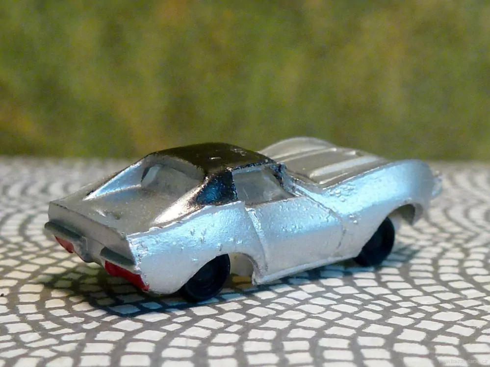 N Osobní automobil