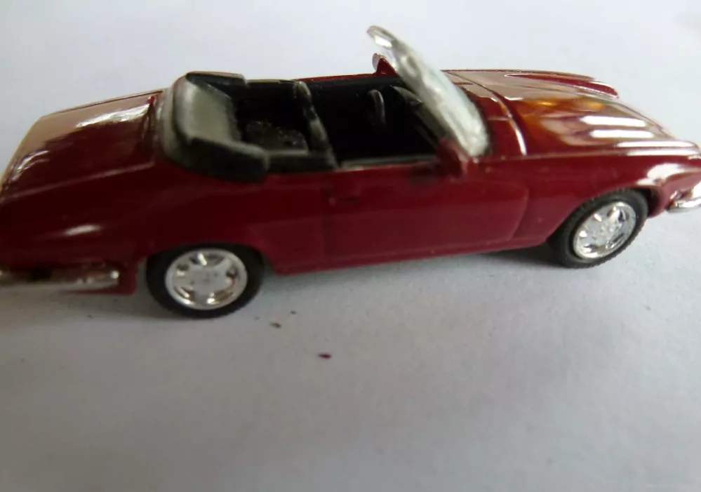 H0 Osobní automobil BMW Cabriolet