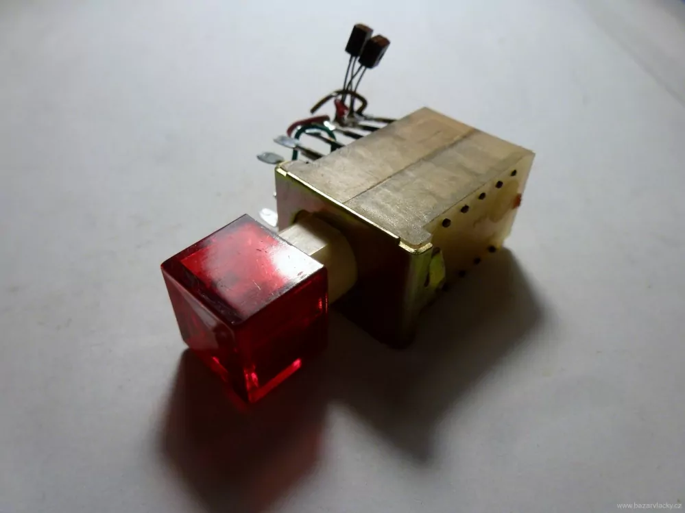 TT - H0 - N Tlačítkový spínač