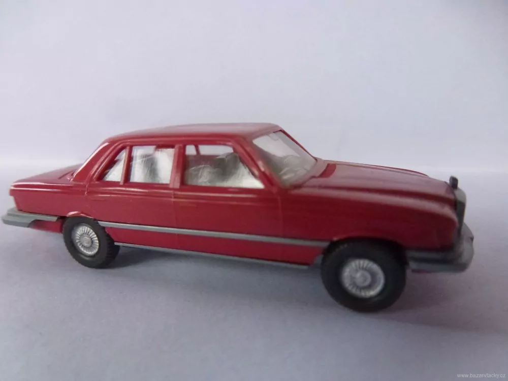 H0 Osobní automobil Mercedes 450 SE - WIKING BERLIN-W 1:87