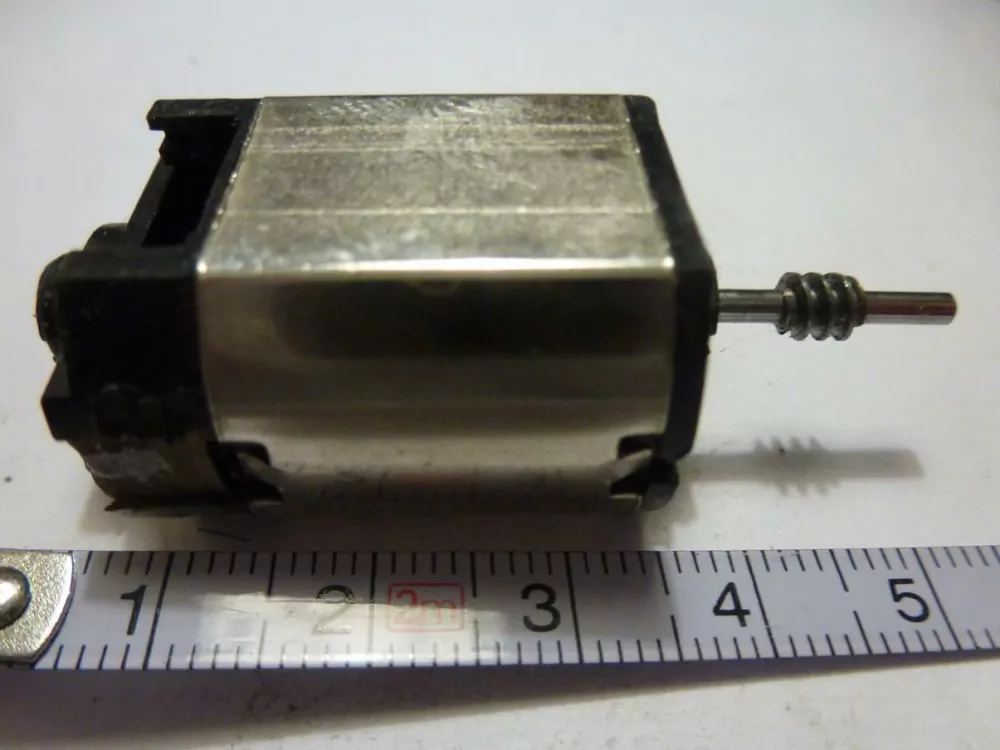 H0 - Motor do lokomotivy