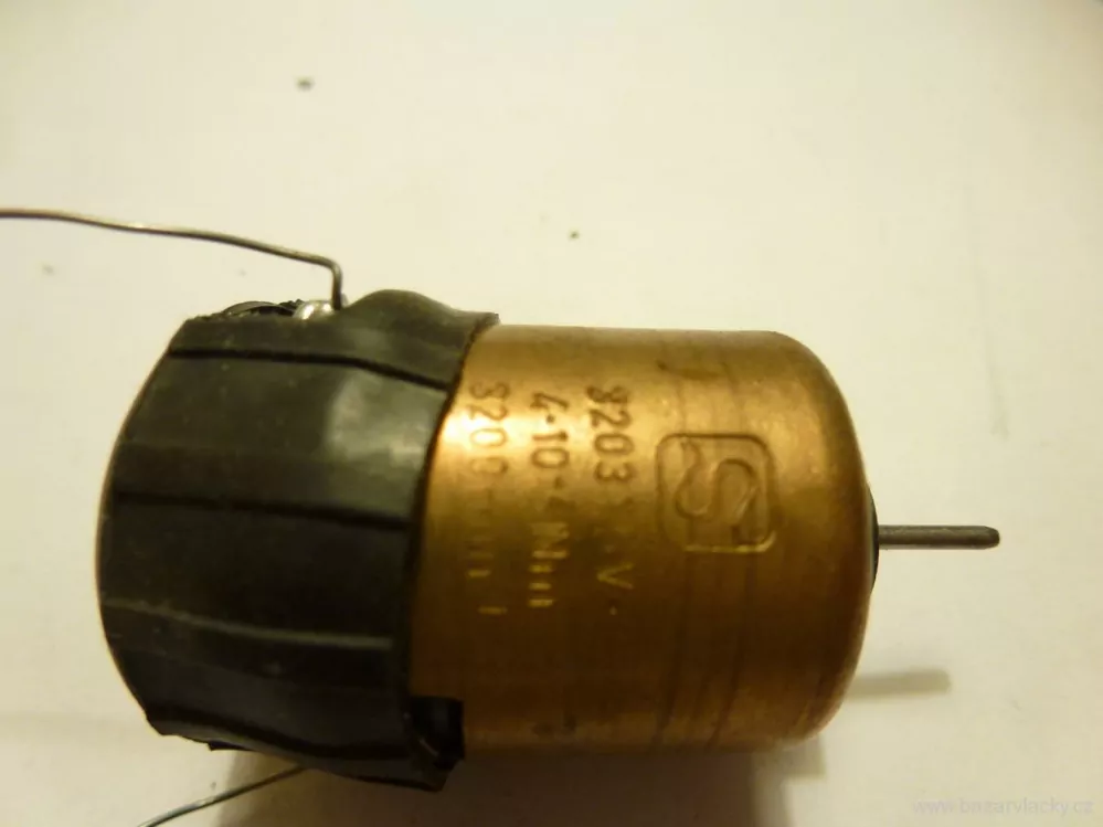H0 - Motor do lokomotivy "S" 3203 1,5V 4-10 Nm 3200 min 