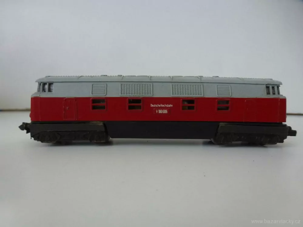 N PIKO Dieselová lokomotiva V 180 006 DR