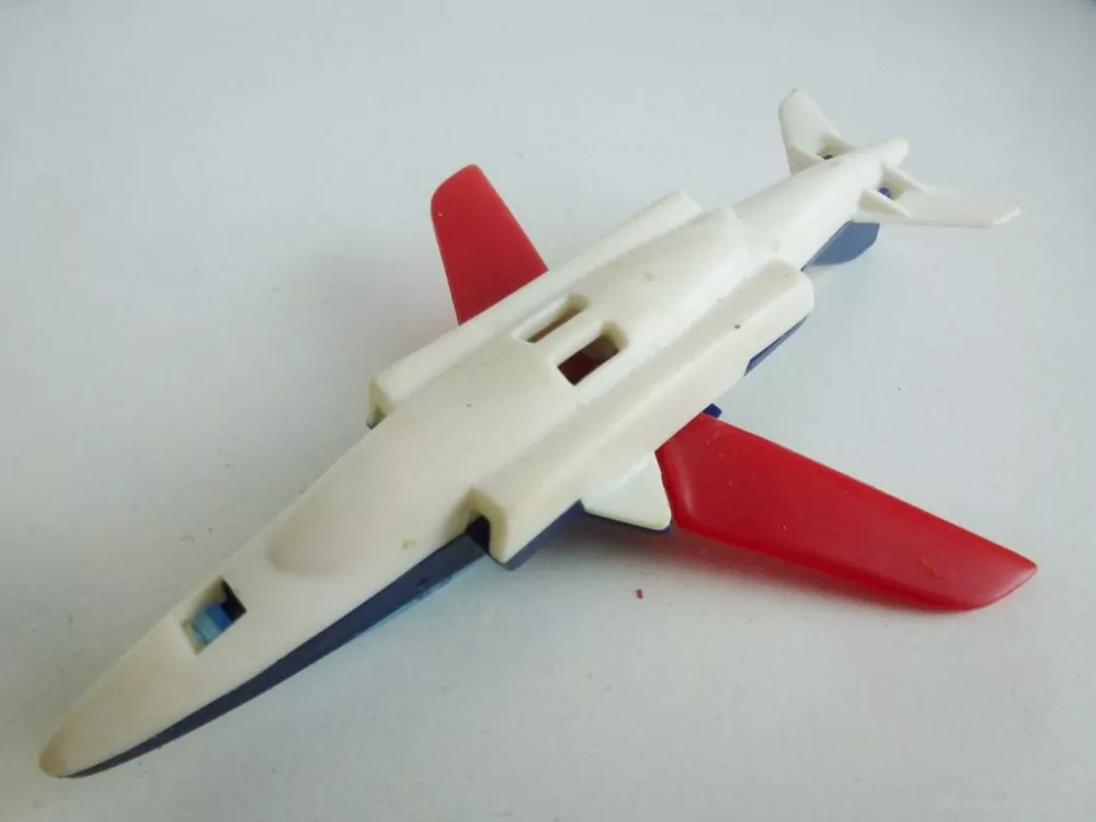 Letadlo - délka 10,5 cm