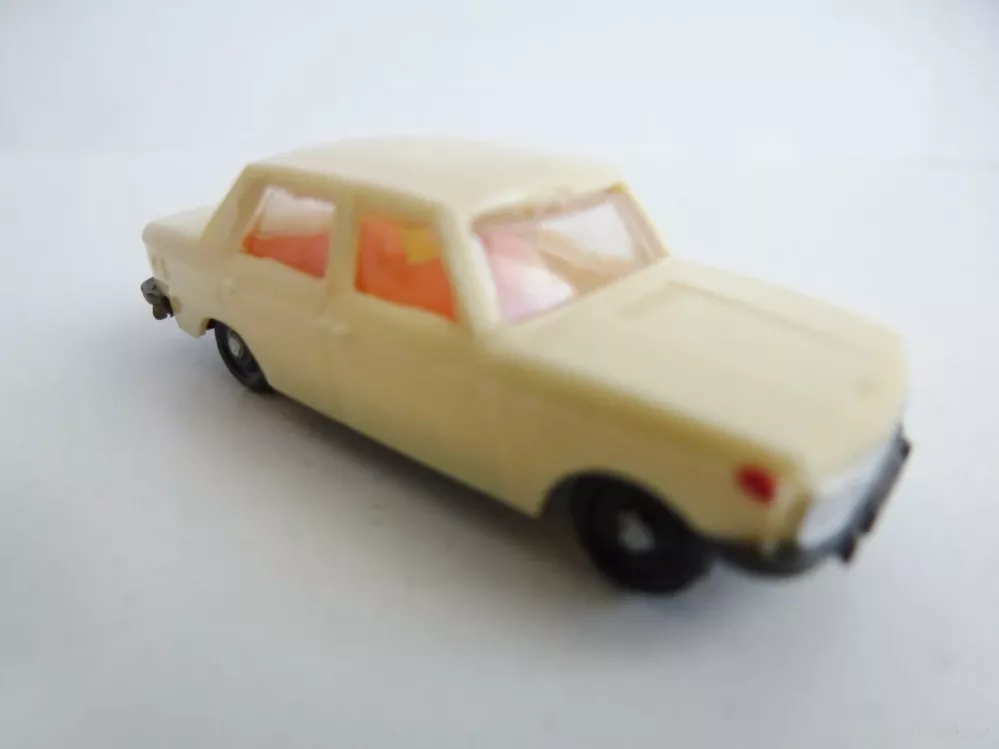 H0 Osobní automobil Wartburg 353