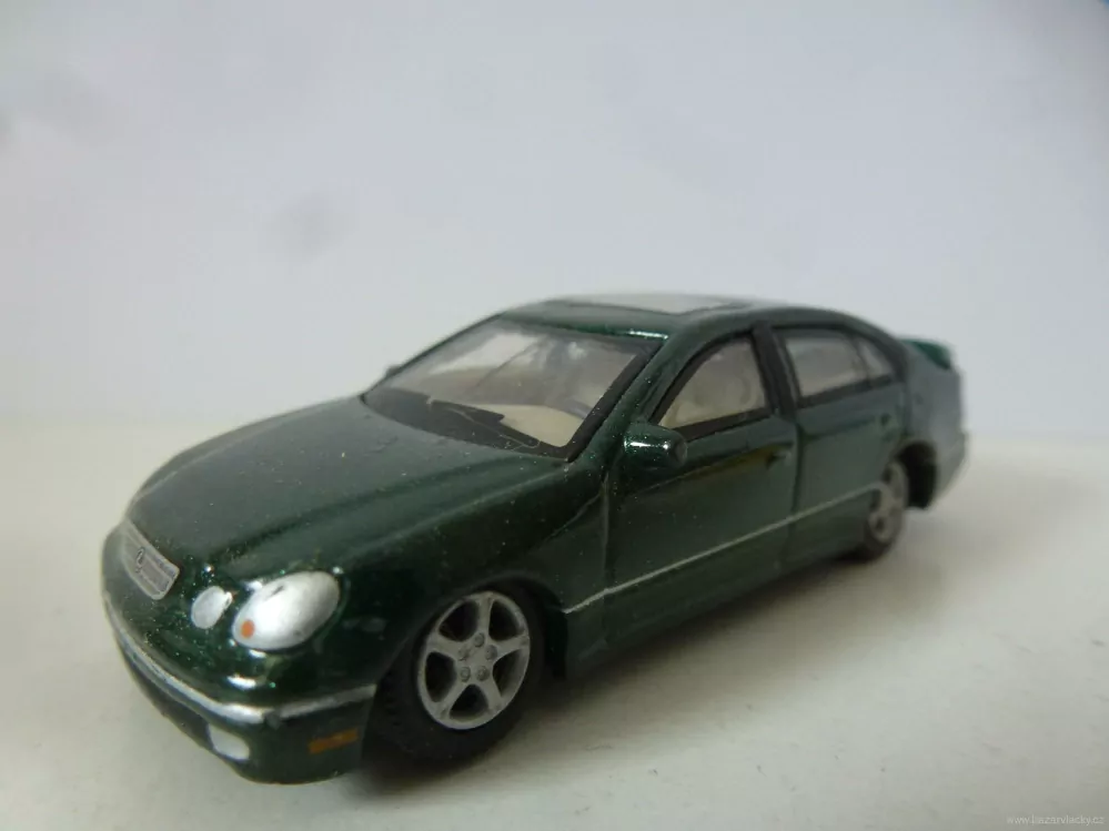 Osobní automobil Lexus GS300