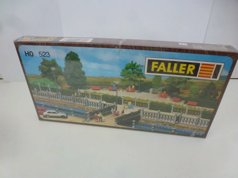 H0 FALLER Stavebnice - Kovový plot H0 523 NOVÉ  (24 ks, celková délka 195,2 cm)