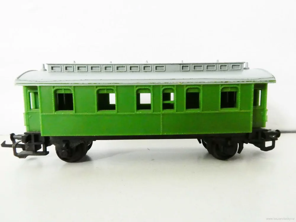 TT ZEUKE Osobní vůz zelený PĚKNÝ STAV