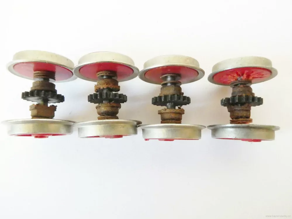 H0 SET 4 ks Náhradní díl - Soukolí na lokomotivy - kolečko - záběrové kolo 