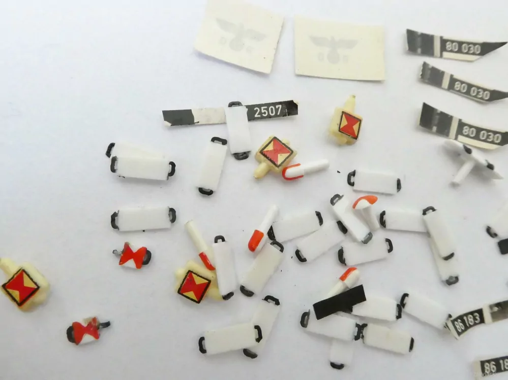 H0 SET Obtisky, kovové cedulky, plastové cedulky k vozům - vše, co je na foto