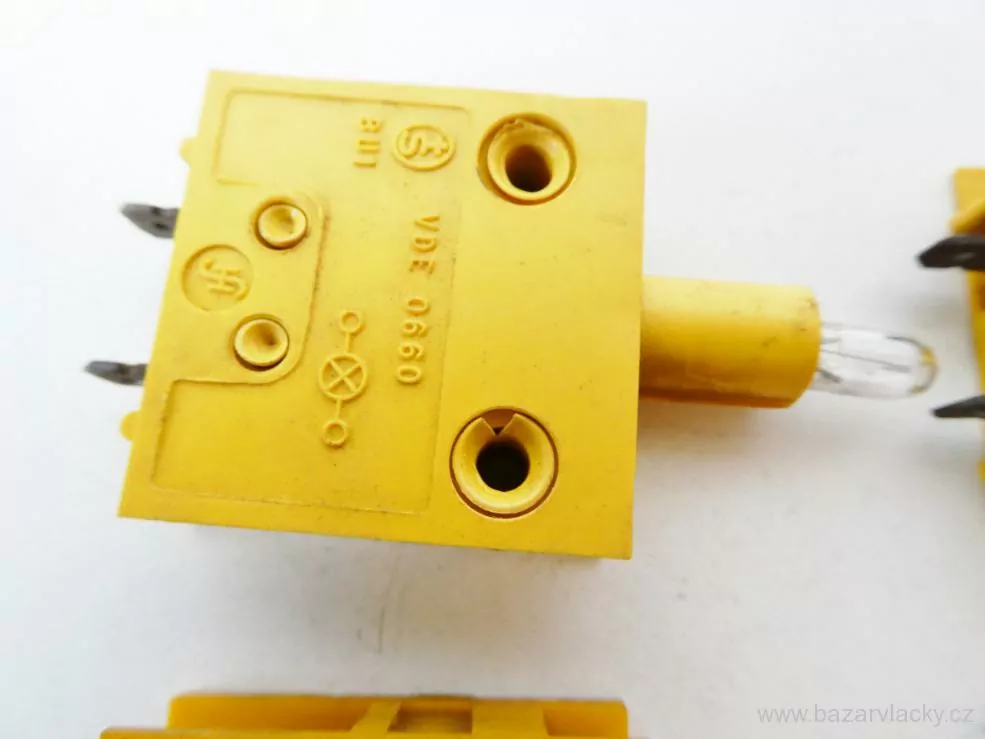 Osvětlení 3 ks s 13-ti náhradními žárovkami 