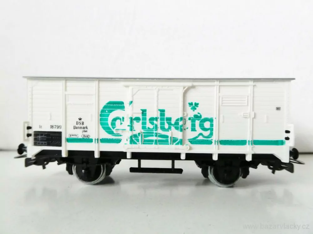 H0 PIKO Chladírenský vůz pivo Carlsberg DSB TOP STAV NEPOUŽITÝ