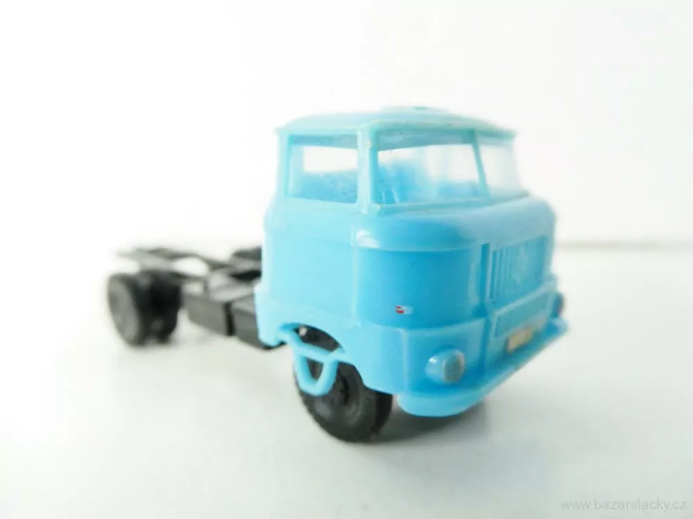 H0 Nákladní automobil IFA bez nástavby