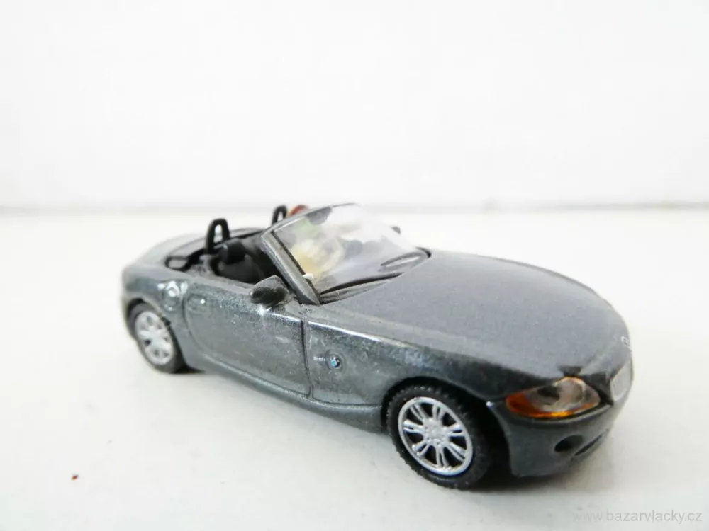 H0 Osobní automobil cabrio s řidičem PĚKNÝ STAV