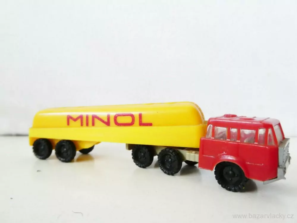 TT Nákladní automobil TATRA 813 66 cisterna MINOL