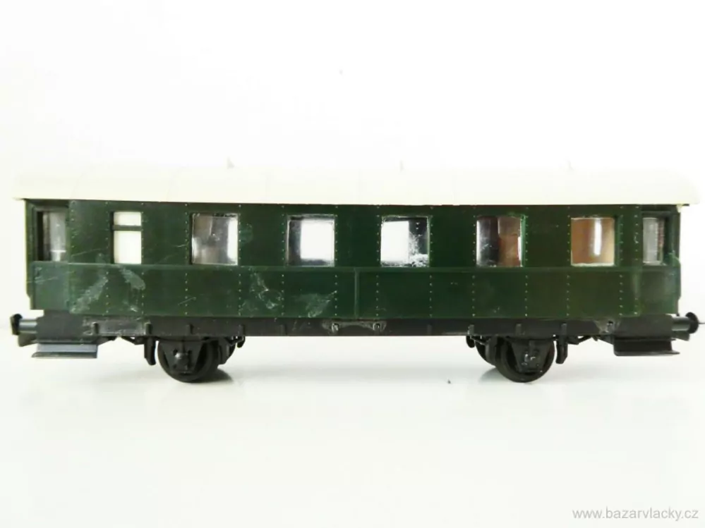 H0 PIKO Osobní vůz zelený