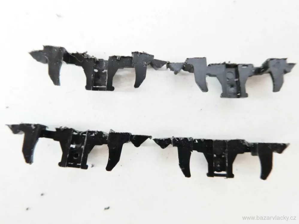 H0 SET 4 ks Náhradní krytky soukolí (délka cca 28 mm)