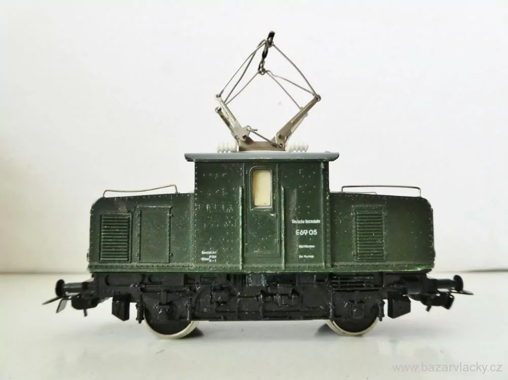 H0 PIKO Elektrická lokomotiva E69 05 DR