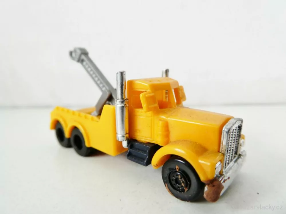 Nákladní automobil s jeřábem