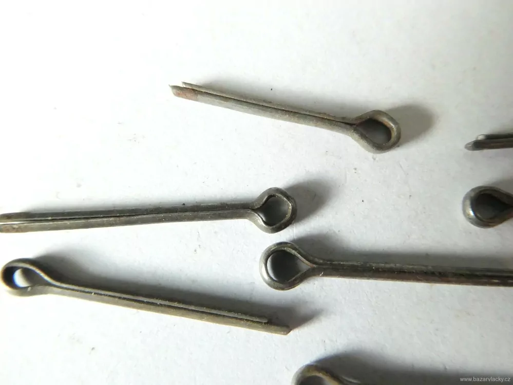 SET 8 ks Kovová sponka cca 24 mm