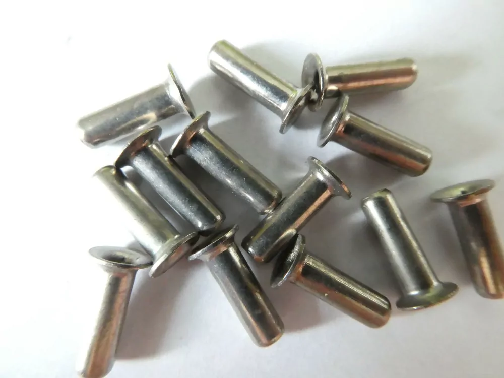 SET 13 ks Nýtek délka 9,5 mm, průměr 3 mm