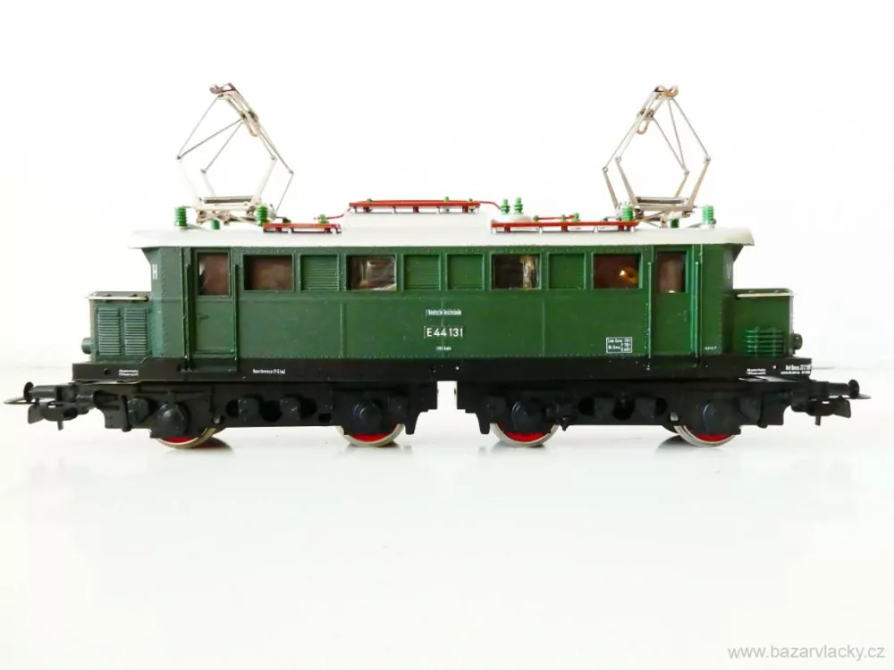 H0 PIKO Elektrická lokomotiva E 44 131 DR OSVĚTLENÁ (VIZUELNĚ TOP STAV, JEDE pomalu, zatuhlá)