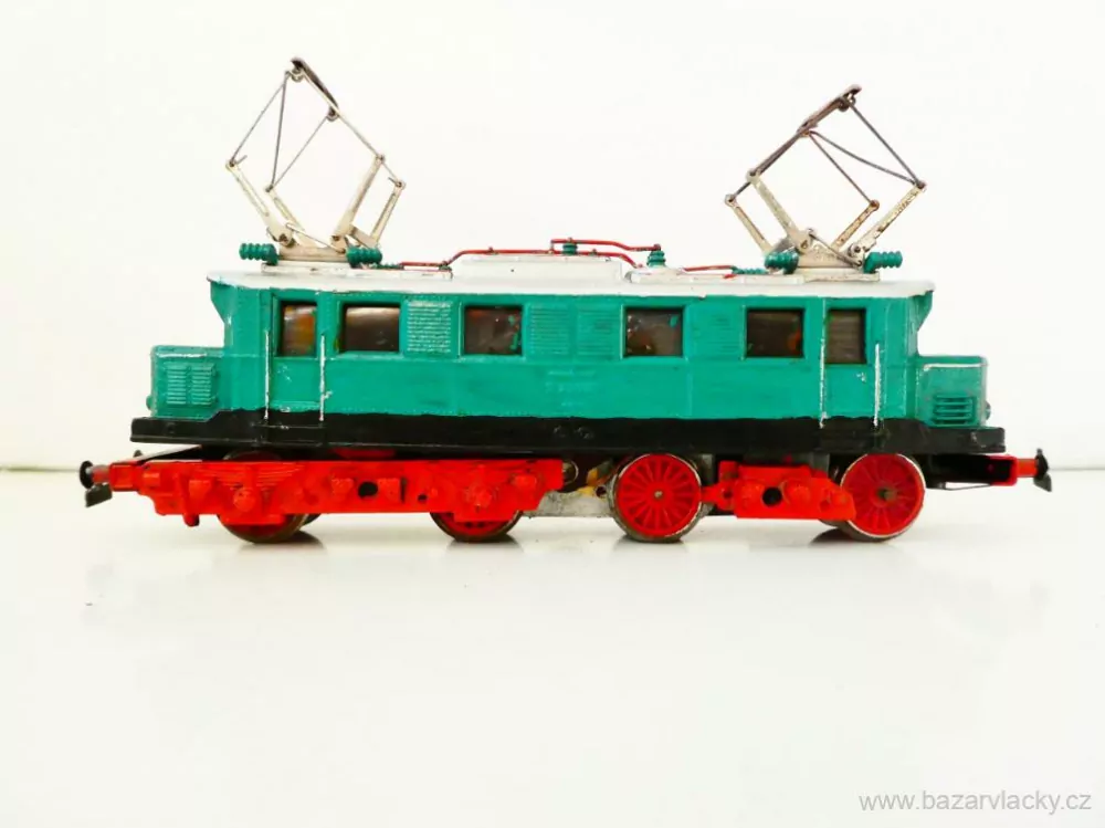 H0 PIKO Elektrická lokomotiva E 44 131 DR NA NÁHRADNÍ DÍLY 