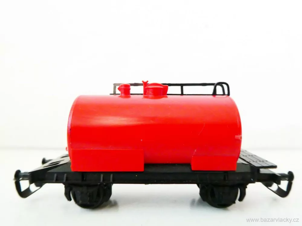 TT BTTB/ZEUKE Cisternový vůz červený TOP STAV NEPOUŽITÝ v krabičce