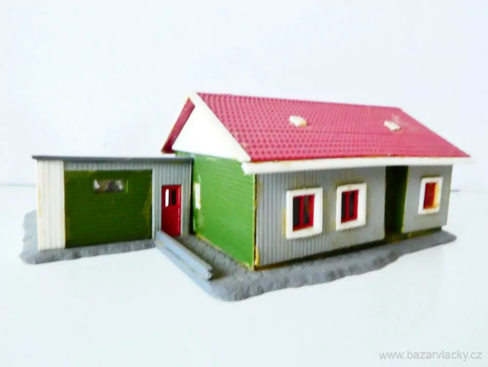TT FALLER Domek se skladem - fabrika