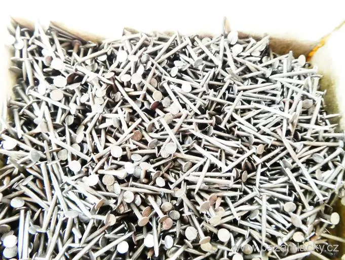 Hřebík 10 mm - nepoužitý - 220 g