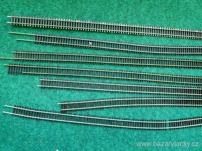 H0 SET 7 ks - ROCO 42200 FLEXI KOLEJ 2 ks, ROCO 4400 FLEXI KOLEJ 2 ks a ROCO 42406 DLOUHÁ KOLEJ 3 ks