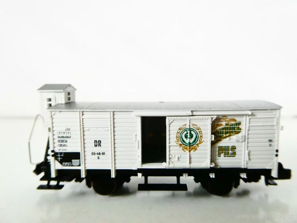 N FLEISCHMANN 8358 Chladírenský vůz PIVO Wernesgrüner PILS 03-48-91 s budkou a posuvnými vraty DR TOP STAV NEPOUŽITÝ v krabičce