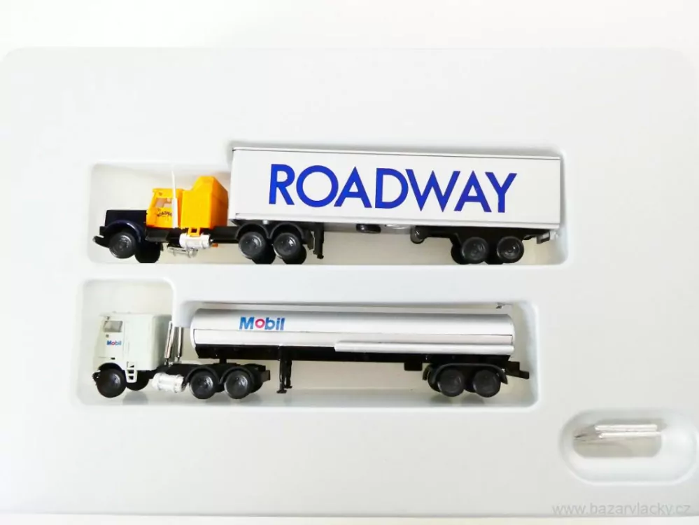 N HERPA 6501 SET 2x Nákladní automobil 1x se skříňovým návěsem ROADWAY a 1x s cisternovým návěsem Mobil TOP STAV NEPOUŽITÝ v krabičce
