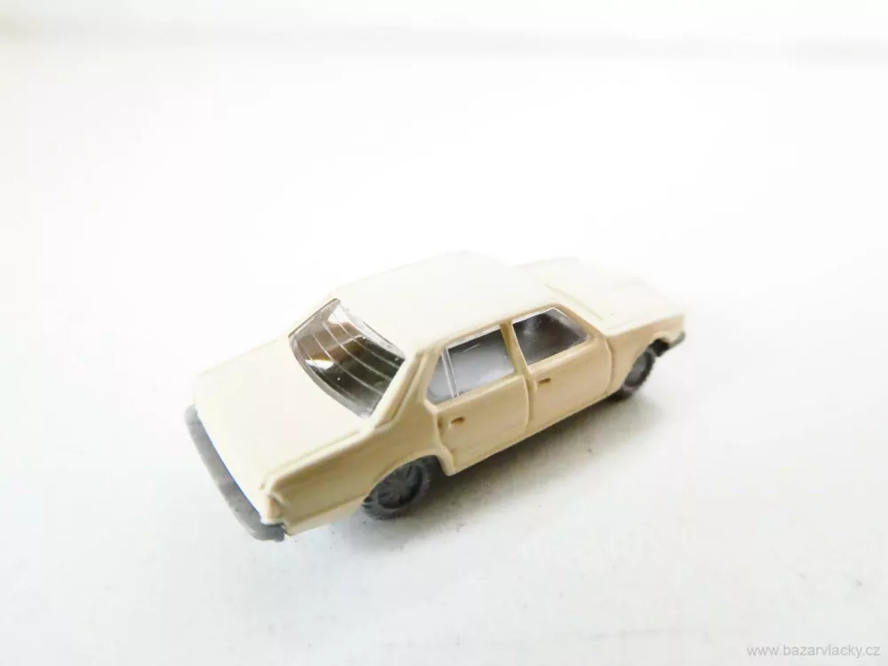 N FLEISCHMANN Osobní automobil OBMW 745i bílý TOP STAV