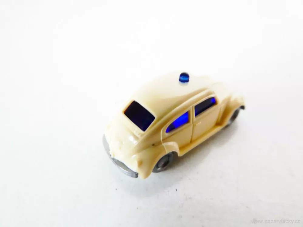 N Osobní automobil VW 1300 BROUK bílý s majákem TOP STAV