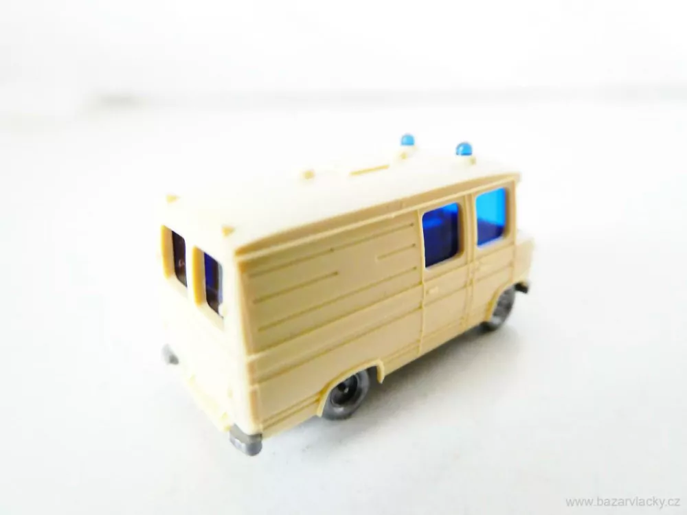 N Automobil Mercedes Benz Transporter bílý s majáky TOP STAV