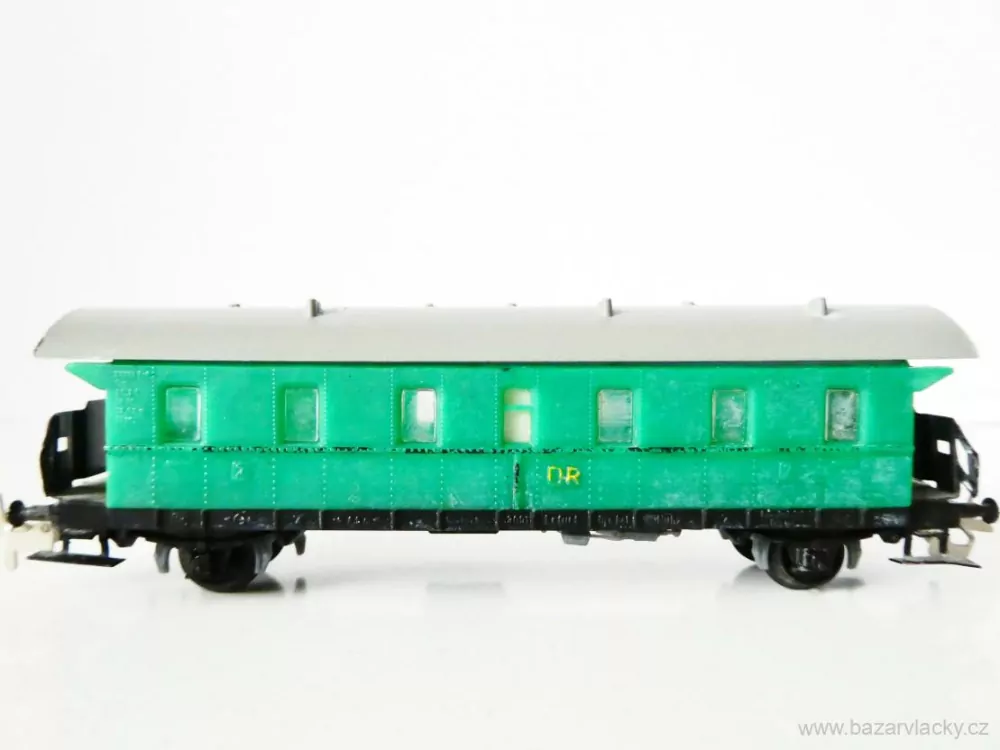 TT ZEUKE Osobní vůz zelený DR