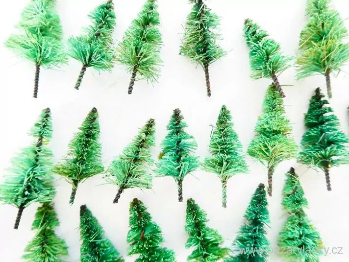 Strom jehličnatý - 20 ks ( 2,5 - 3,5 cm ) PĚKNÝ STAV