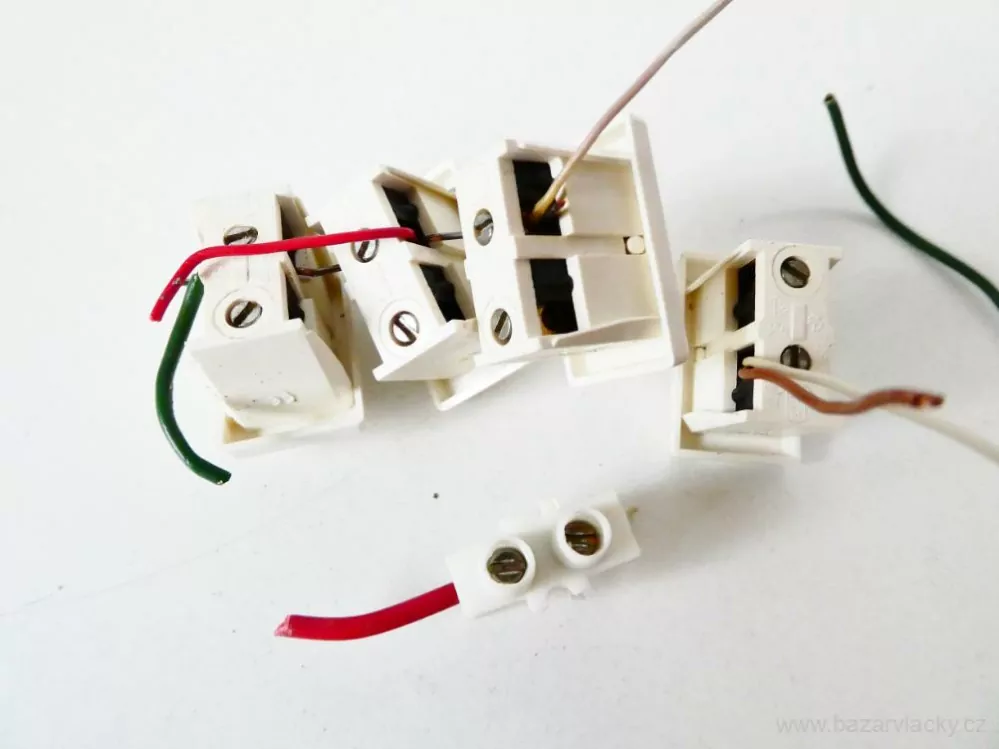 SET 4 ks Spínač kolébkový bílý + svorkovnice malá