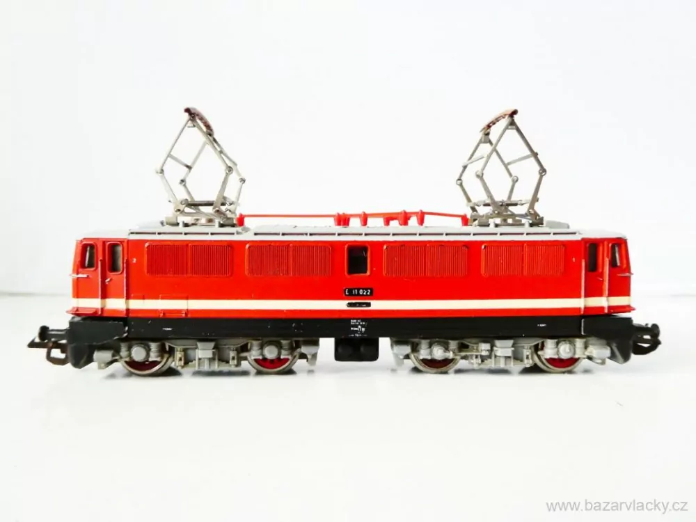 TT BTTB GÜTZOLD Elektrická lokomotiva E 11 022 DR OSVĚTLENÁ PĚKNÝ STAV