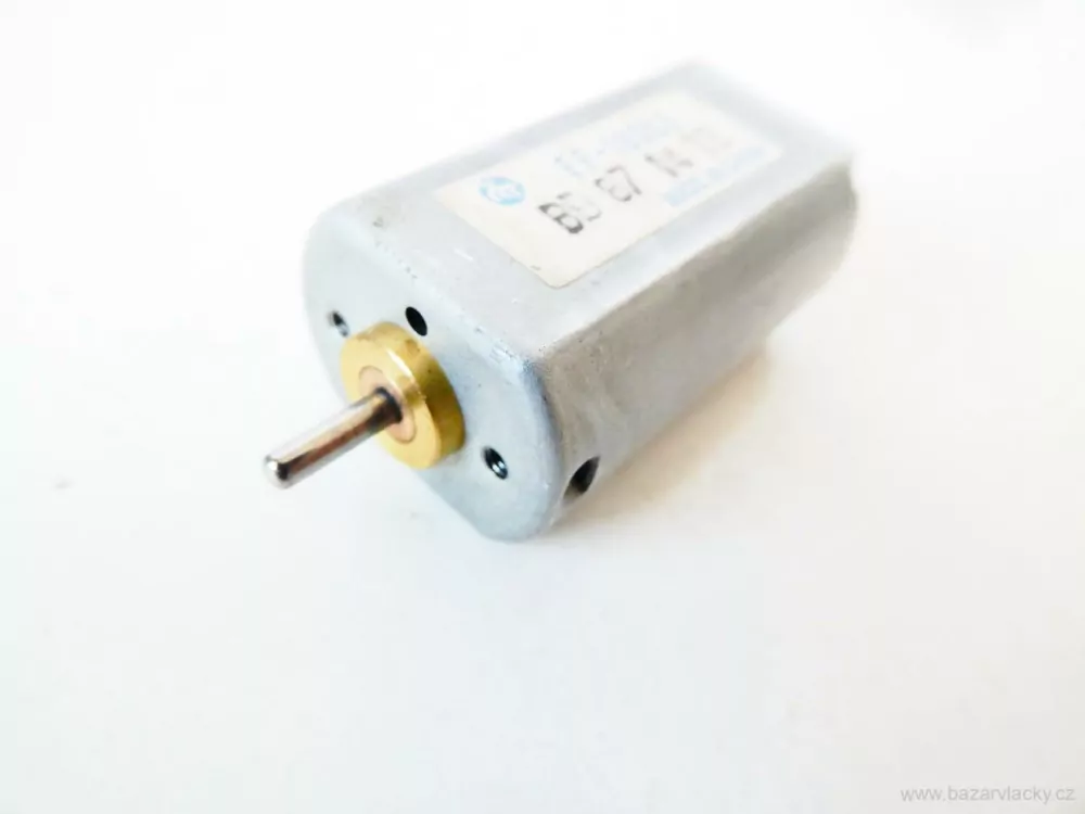 Motor typ FF-180 SH NA OPRAVU 