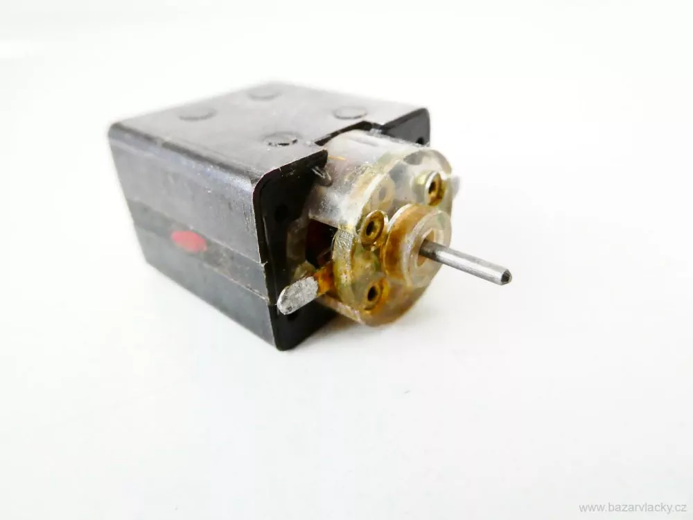 Motor do lokomotivy