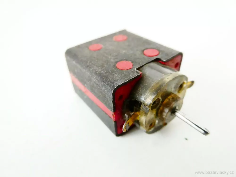 Motor do lokomotivy