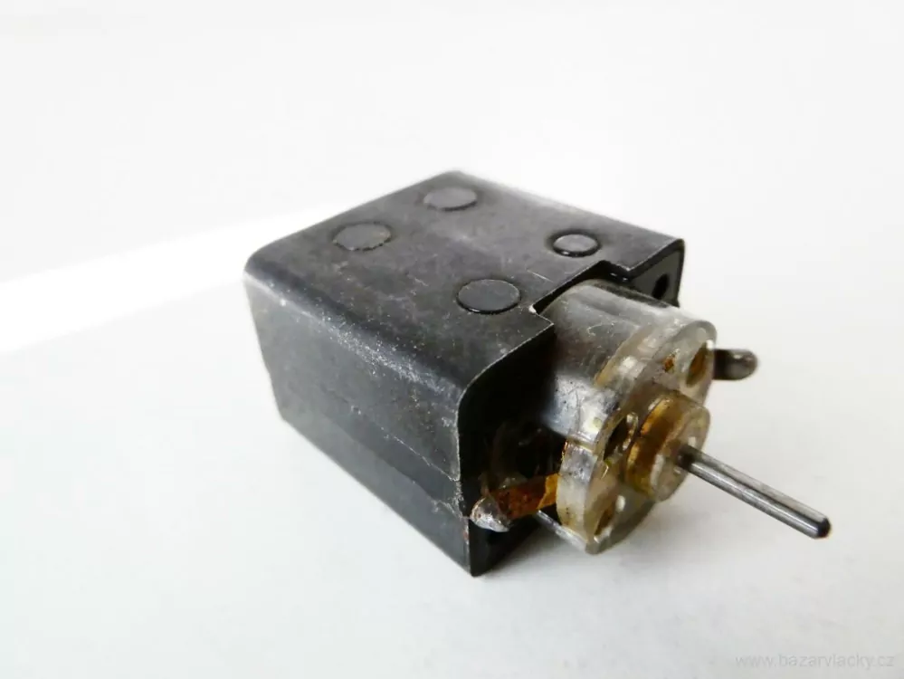 Motor do lokomotivy