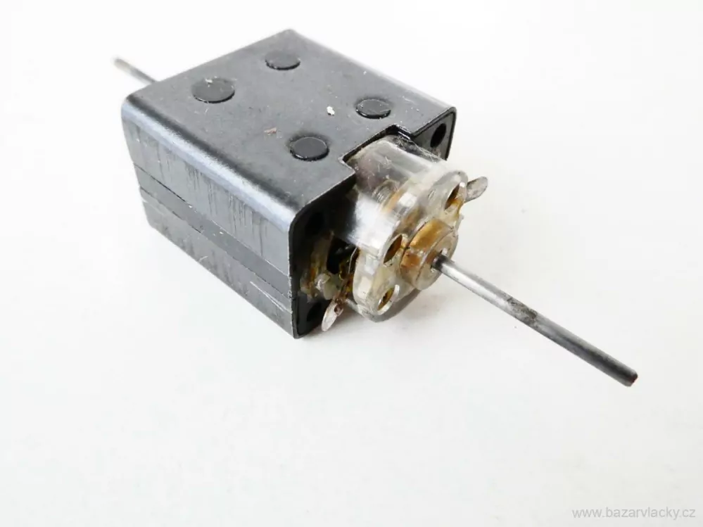 Motor do lokomotivy