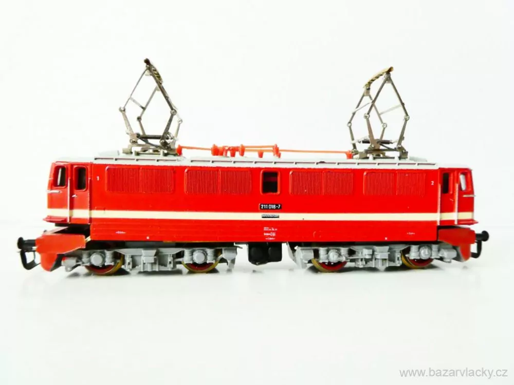 TT GÜTZOLD Elektrická lokomotiva BR 211 018 - 7 OSVĚTLENÁ PĚKNÝ STAV