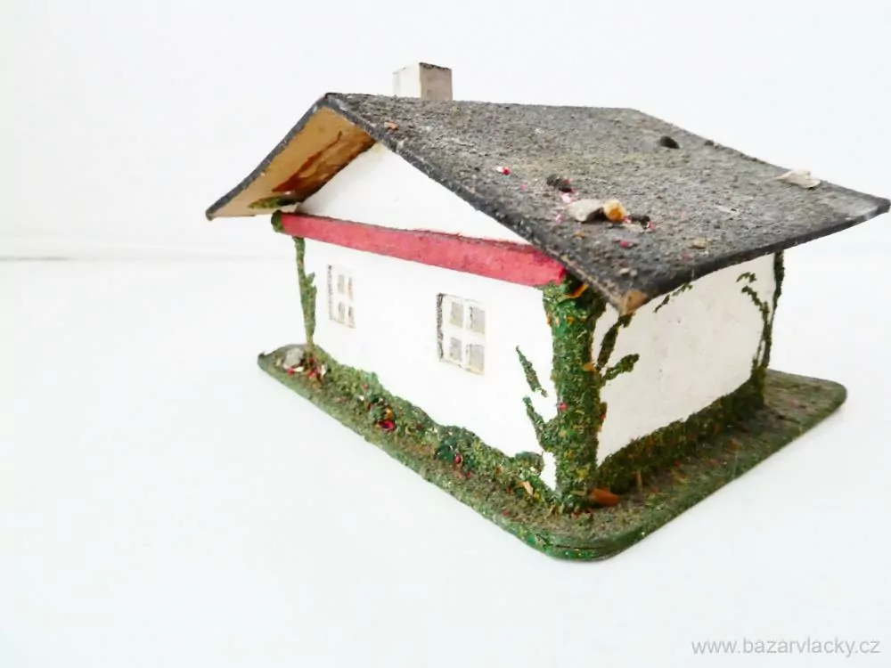 TT Rodinný domek starý (zn. zespodu)